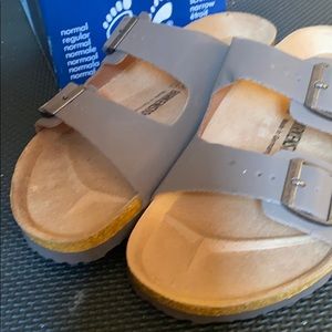 Women’s Arizona Birkenstock’s sz38 (7.5) new
